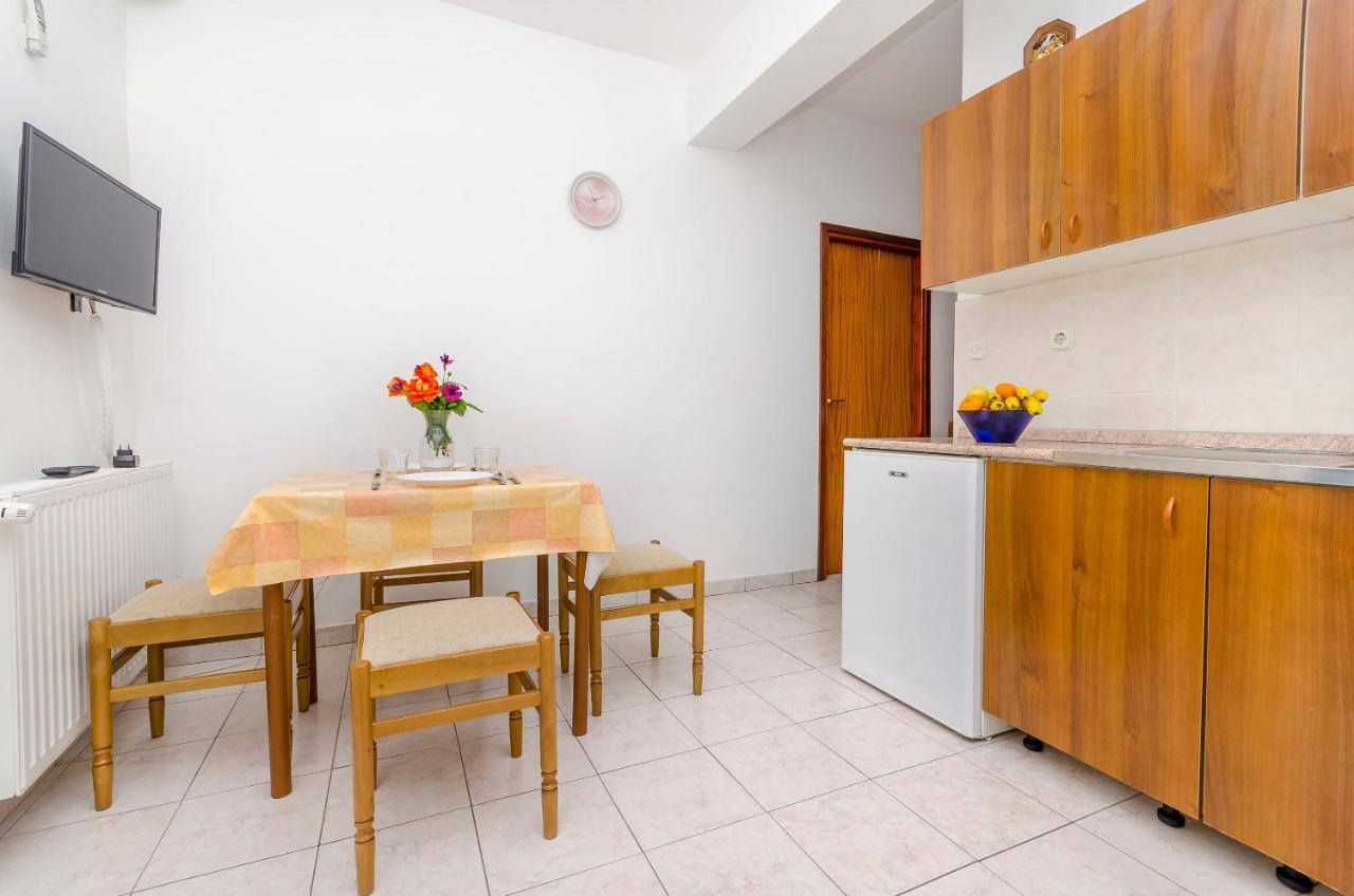 Apartments Tomislav Трогир Екстериор снимка