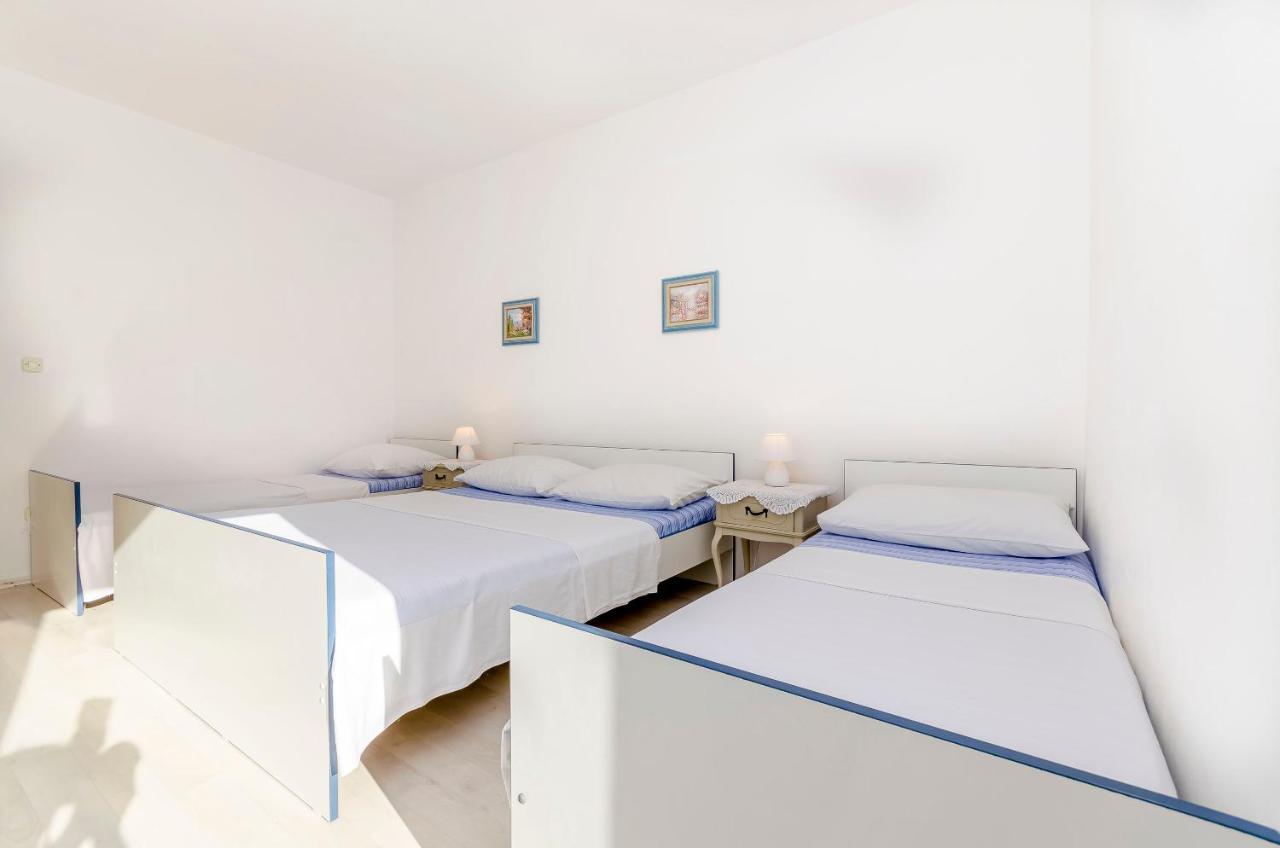 Apartments Tomislav Трогир Екстериор снимка