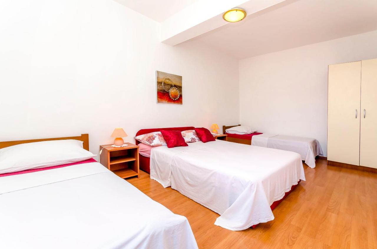 Apartments Tomislav Трогир Екстериор снимка